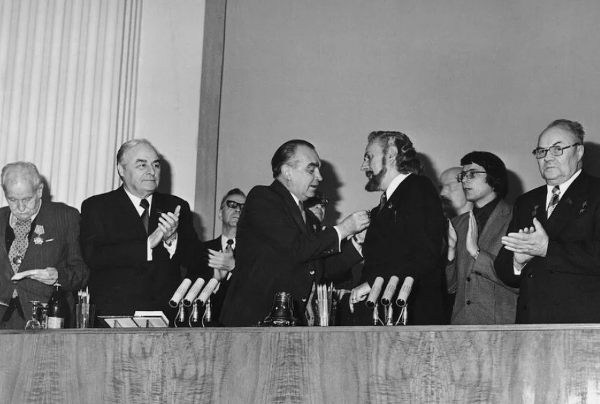 Ημερολόγιο | Απονομή βραβείου Λένιν για την ειρήνη στον Γιάννη&nbsp;Ρίτσο